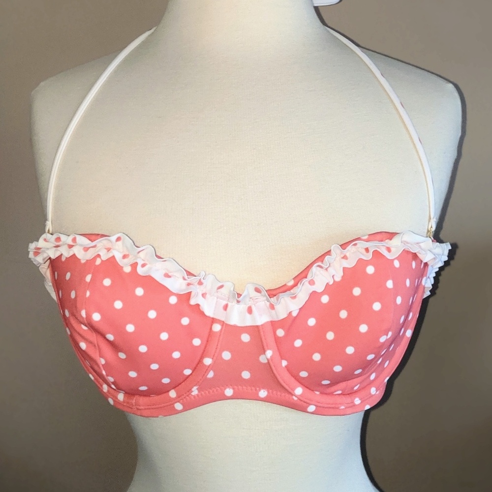 Victoria's Secret bikini top. NWOT.
